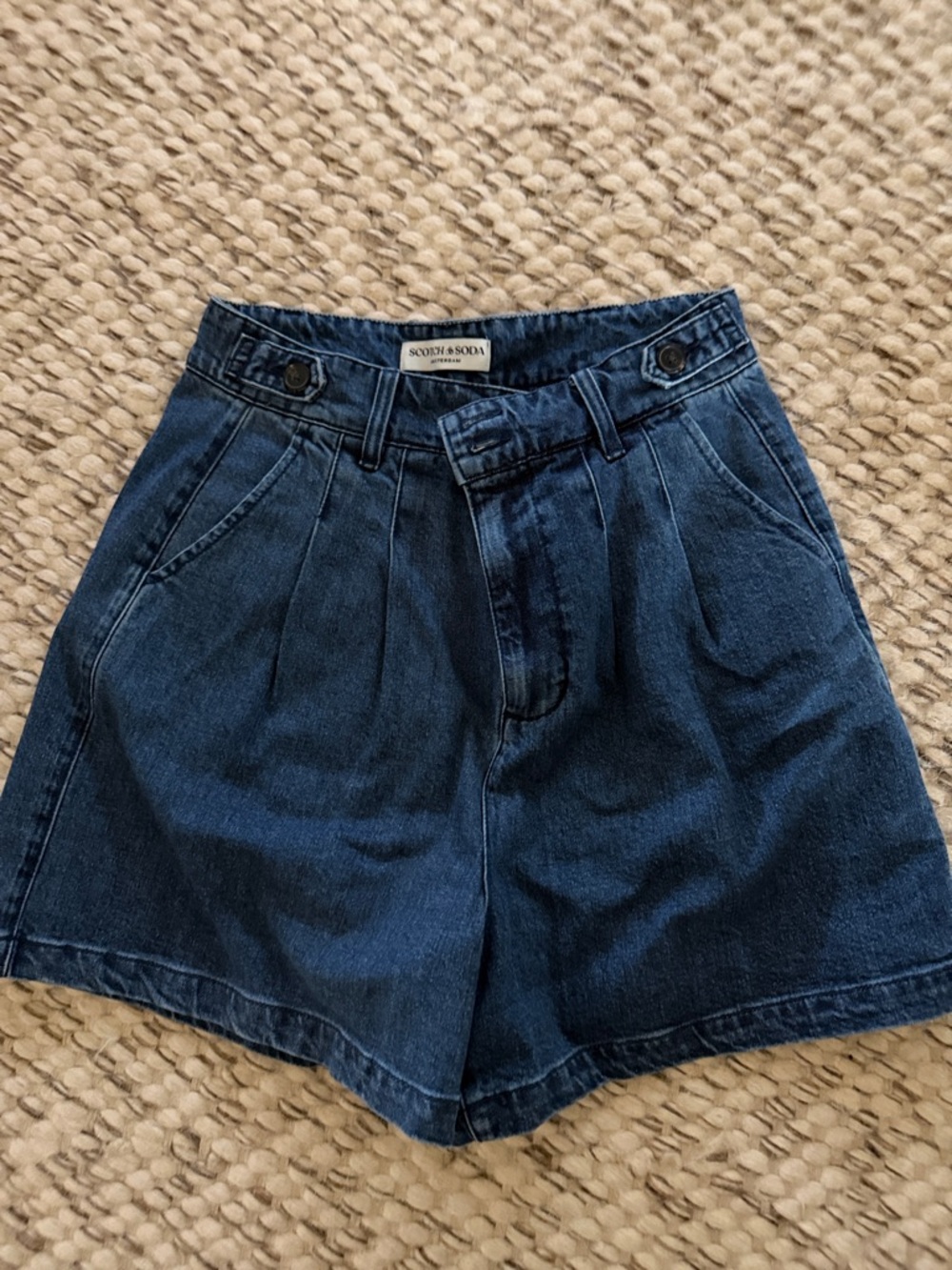 Scotch & Soda Navy Pleated Denim Shorts - Women
